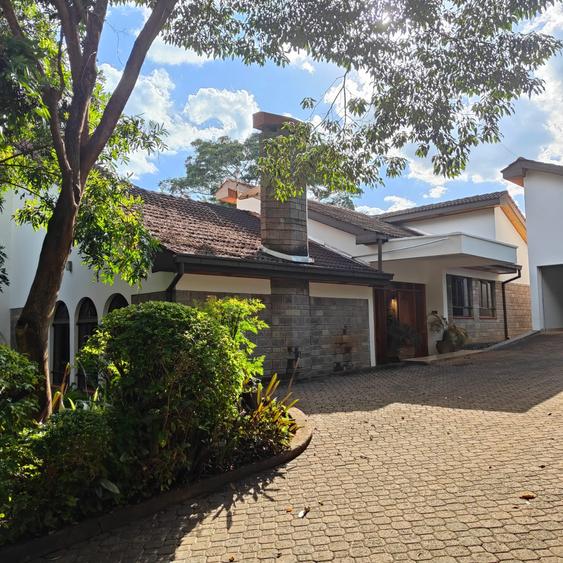 5 Bed House with En Suite at Runda