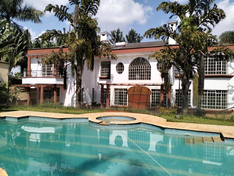 6 Bed House with En Suite in Nyari