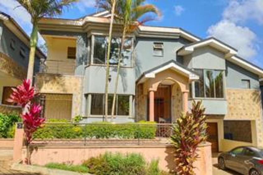 4 Bed Townhouse with En Suite in Westlands Area