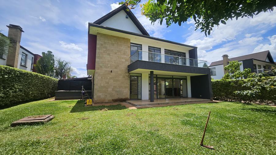 4 Bed Townhouse with En Suite in Ridgeways