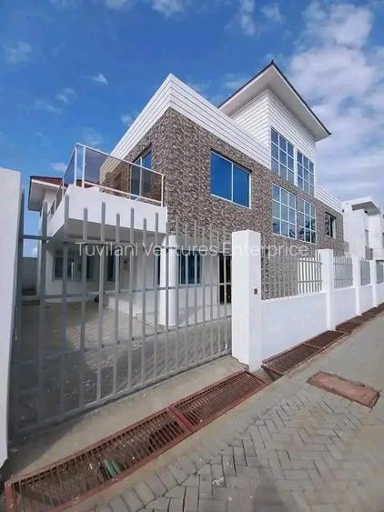 4 Bed Villa with En Suite at Bamburi Mombasa