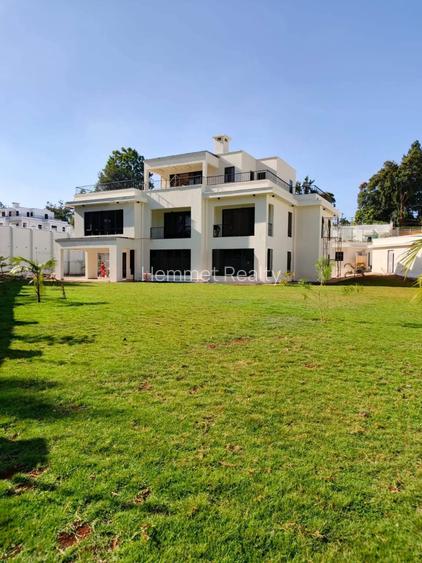 6 Bed House with En Suite in Loresho