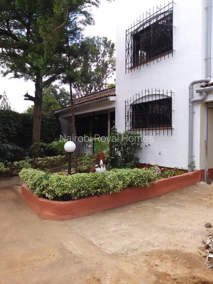 5 Bed Townhouse with En Suite at Muringa Road
