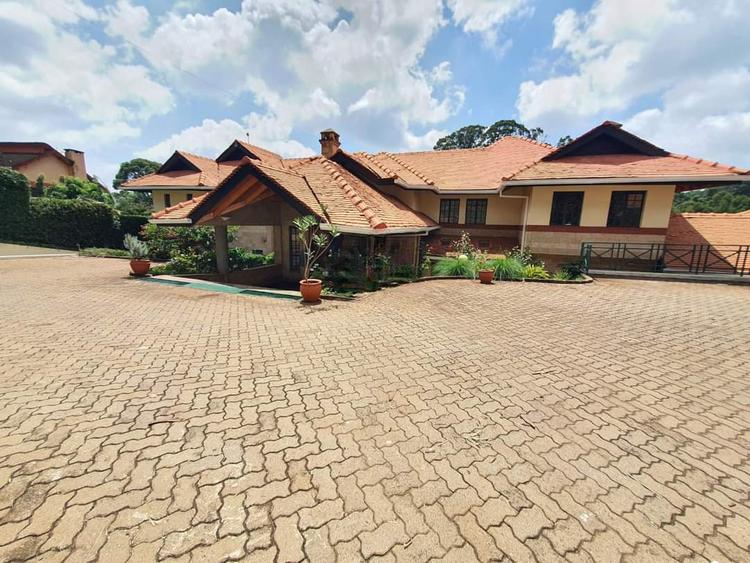 5 Bed House with En Suite at Nyari Estate