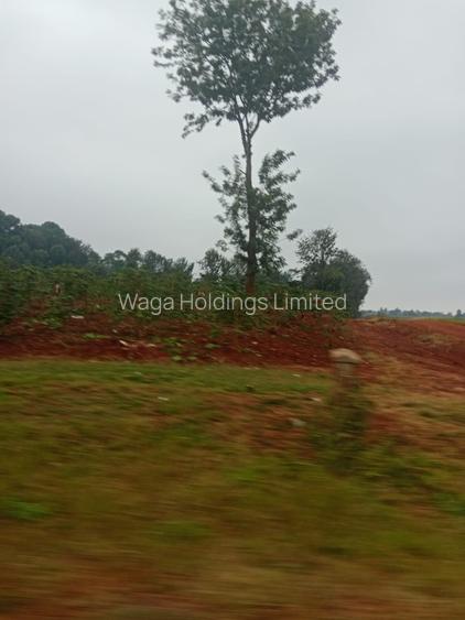 100 ac Land at Ruturu Rd