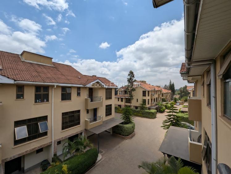 5 Bed Townhouse with En Suite in Lavington