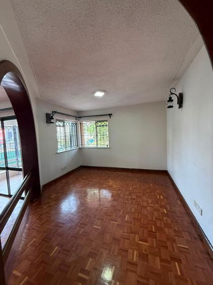 4 Bed Villa with En Suite in Lavington - Vista 3