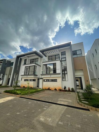 4 Bed Townhouse with En Suite in Lavington 4 Bed Townhouse with En Suite in Lavington