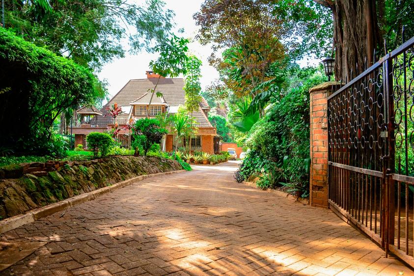 4 Bed House with En Suite in Muthaiga