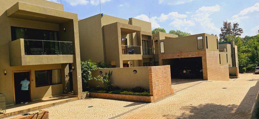 5 Bed Townhouse with En Suite at Convent Drive