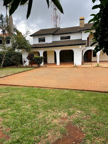 5 Bed House with En Suite at Mountain View