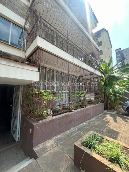 3 Bed Apartment with En Suite at Cresent Close