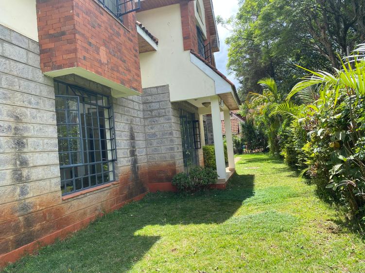 4 bed townhouse with en suite at lavington