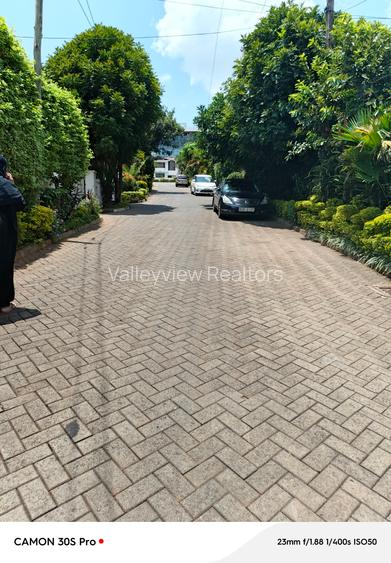 5 Bed Townhouse with En Suite at Riverside