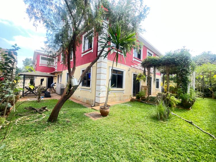 5 Bed Townhouse with En Suite in Lavington
