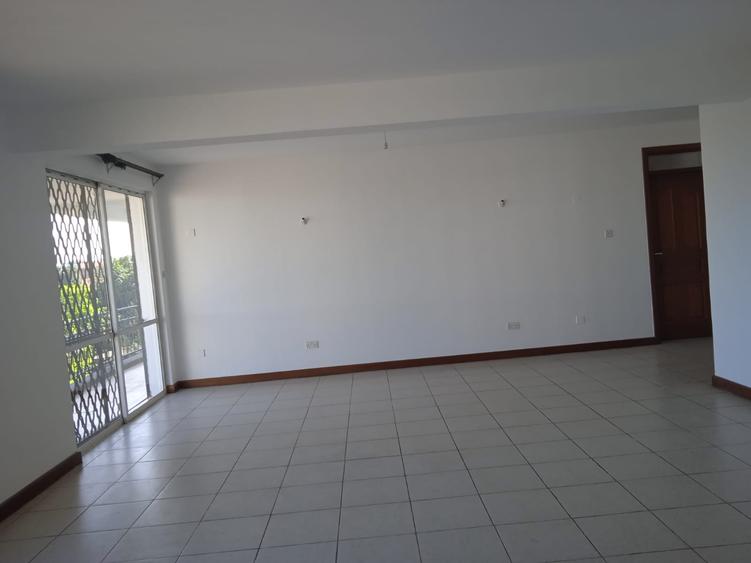 4 Bed Apartment with En Suite in Parklands