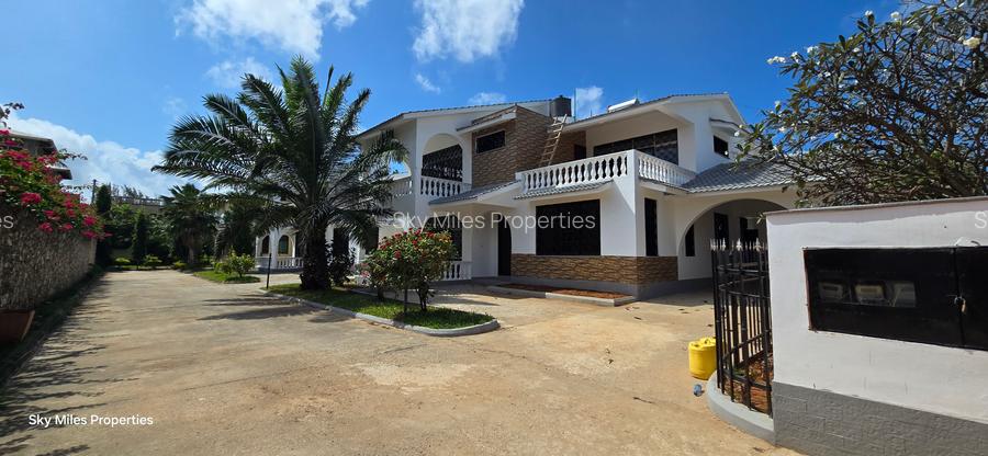 4 Bed Villa with En Suite at Serena