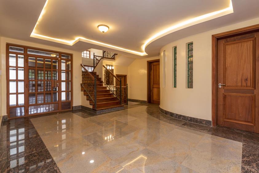 5 Bed House with En Suite in Karen - Vue 4