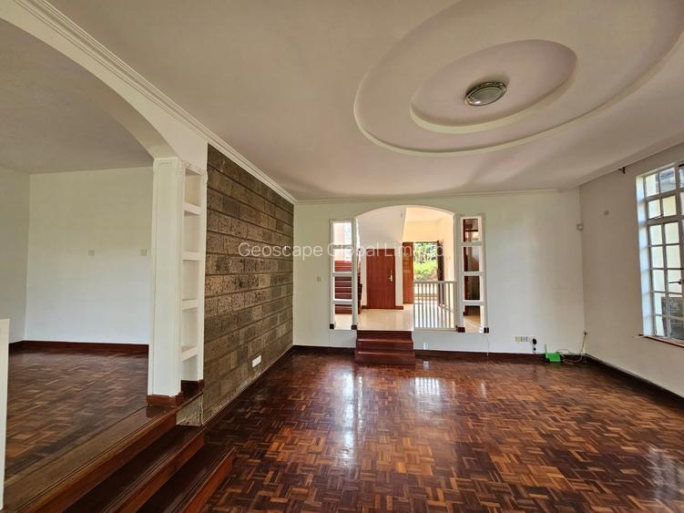 4 Bed House with En Suite in Nyari