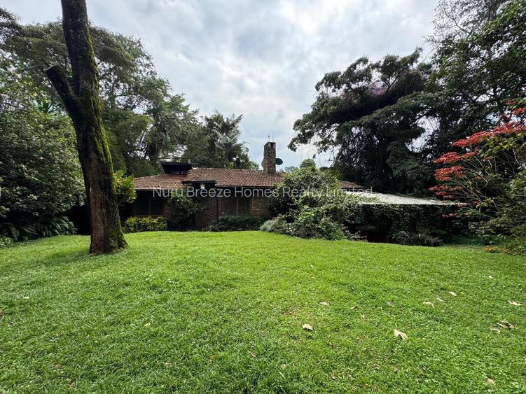 4 Bed House with En Suite in Lake View