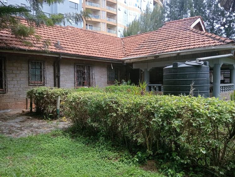 2,500 ft² Commercial Property with Service Charge Included in Lavington