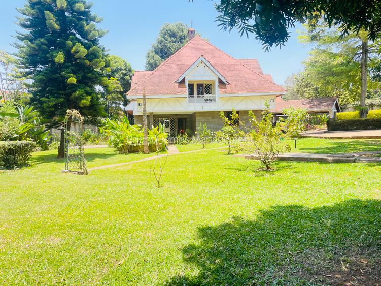 5 Bed Villa with En Suite in Runda