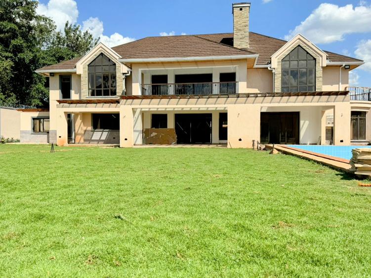 5 Bed House with En Suite in Runda