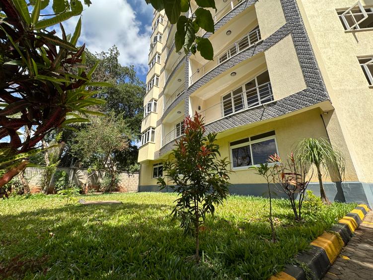 furnished 2 bed apartment with en suite in westlands area