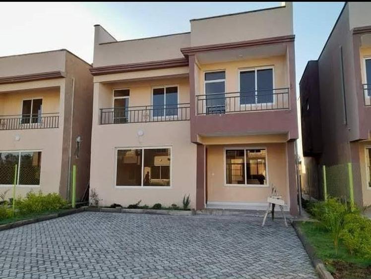 4 Bed Townhouse with En Suite in Syokimau