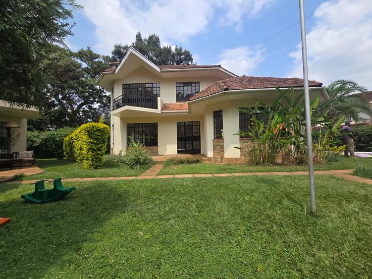 4 Bed House with En Suite in Spring Valley 4 Bed House with En Suite in Spring Valley