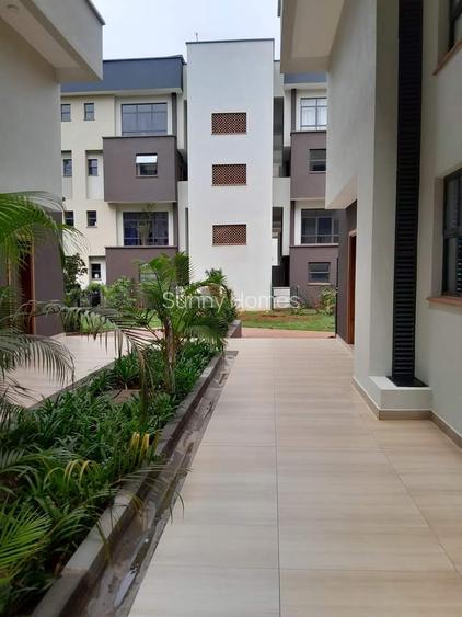 4 Bed Apartment with En Suite at Rossylin