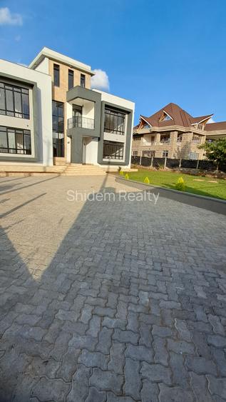 4 Bed House with En Suite at Daykio