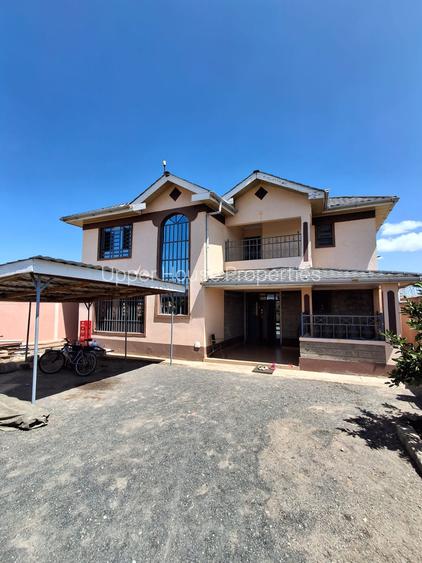 4 Bed Villa with En Suite at Sweet Waters