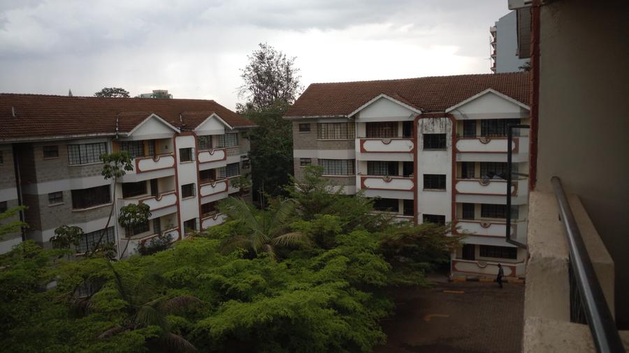 2 Bed Apartment with En Suite at Near Sarit Centre