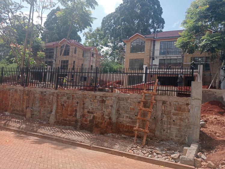 4 Bed House with En Suite at Rosslyn Falls Opposite Nyari Estate