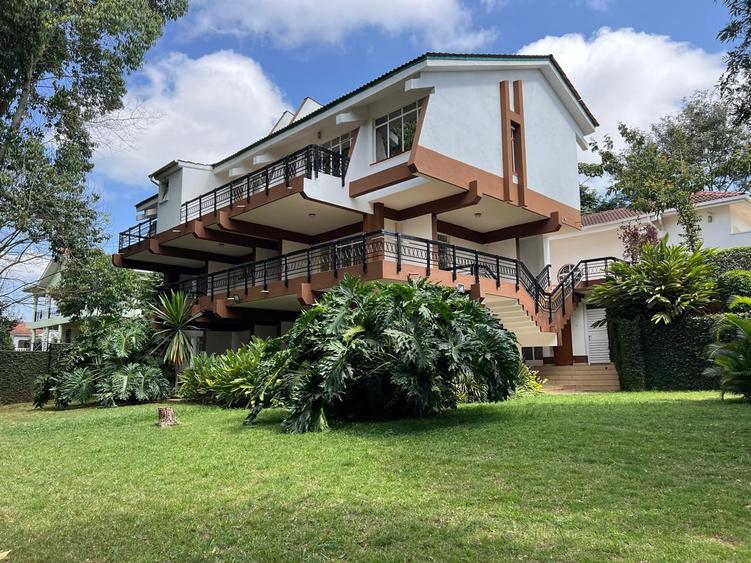 5 Bed House with En Suite in Runda