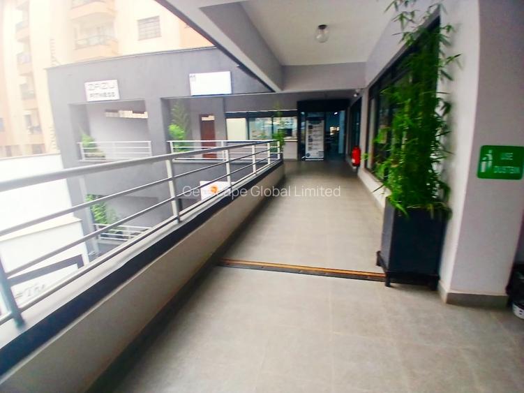 354 ft² Shop with Parking in Parklands