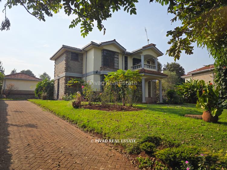 4 Bed House with En Suite in Rosslyn