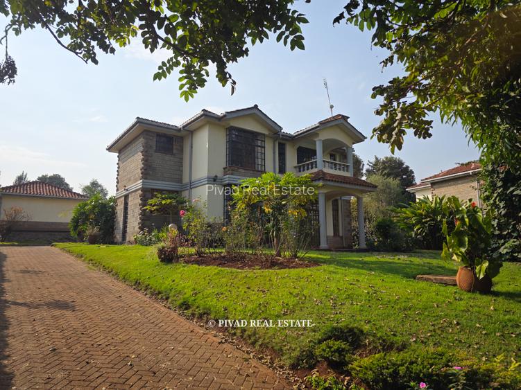 4 Bed House with Swimming Pool in Rosslyn