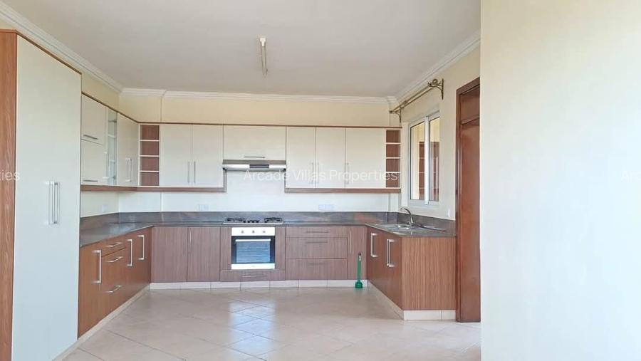 3 Bed Apartment with En Suite in Riverside