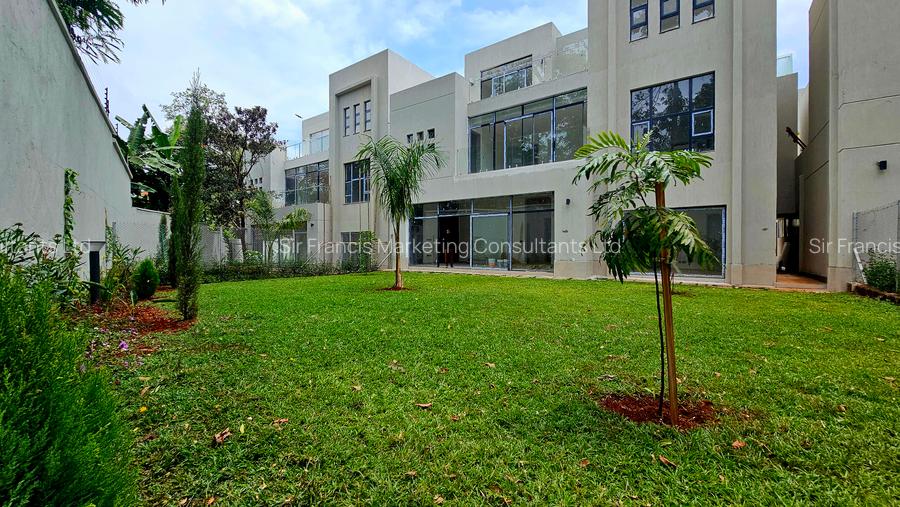 5 Bed Villa with En Suite at Muthangari Area