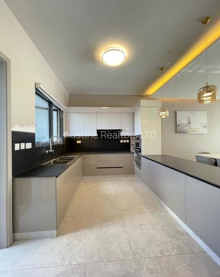 4 Bed Townhouse with En Suite at Link Road