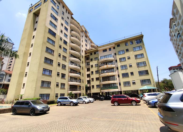 2 Bed Apartment with En Suite at Off Dennis Pritt