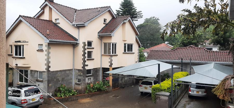 5 Bed Townhouse with En Suite in Spring Valley