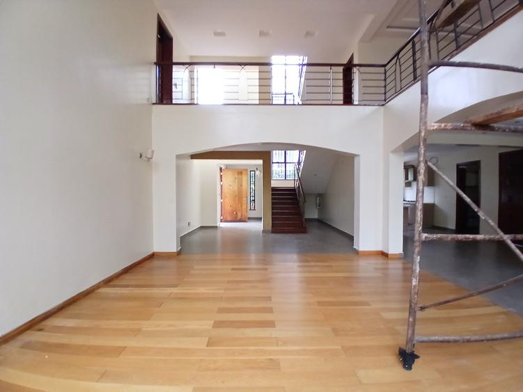 4 Bed Townhouse with En Suite at Lavington Green - Bild 6