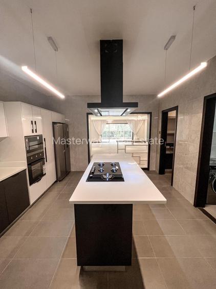 3 Bed Apartment with En Suite in Riverside