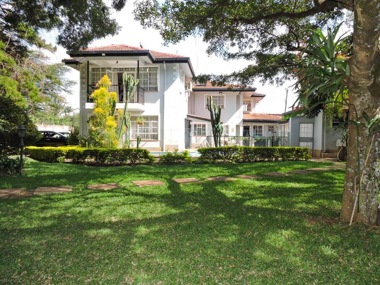 5 Bed Townhouse with En Suite in Nyari