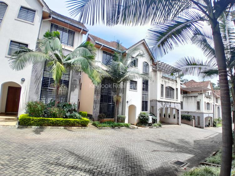 5 Bed Townhouse with En Suite at Lavington