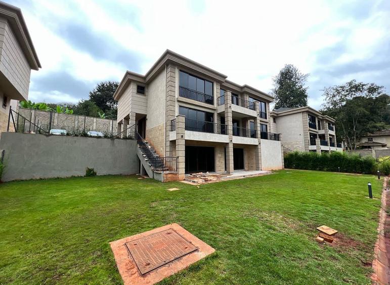 5 Bed Townhouse with En Suite in Kitisuru