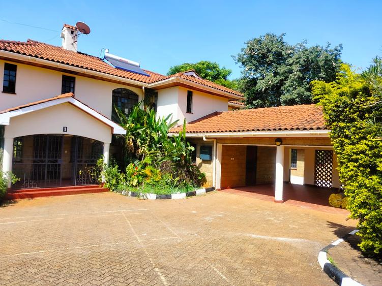 5 Bed Townhouse with En Suite in Runda